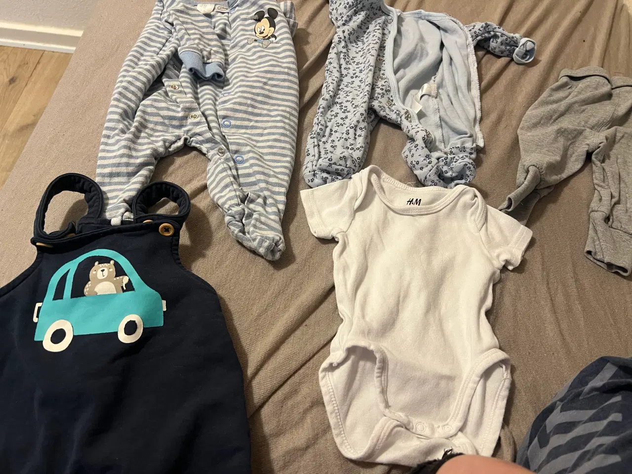 Billede 1 - Babytøj str 56