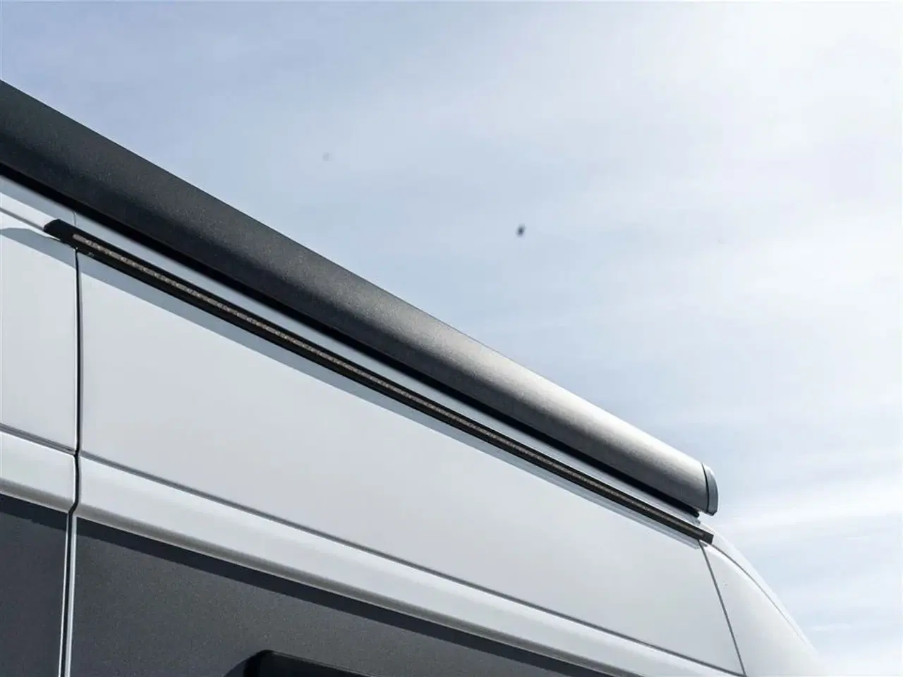 Billede 29 - 2021 - Bravia 636 140 Hk Edition 30   Campervan med langsgående senge og god indretning Kørt 20,500 Km.