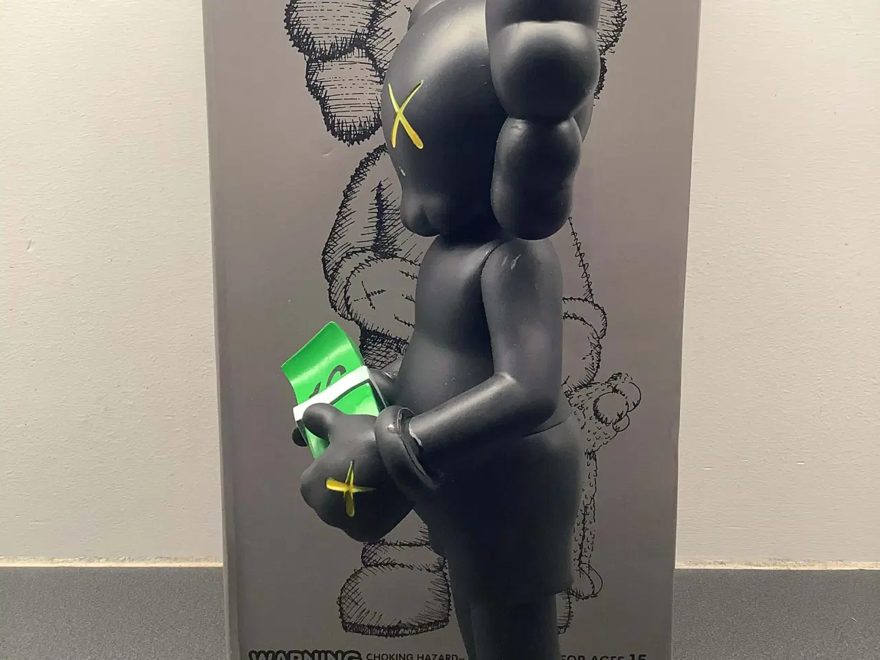 Billede 2 - KAWS Medicom Toy Figur sort - 30 cm høj
