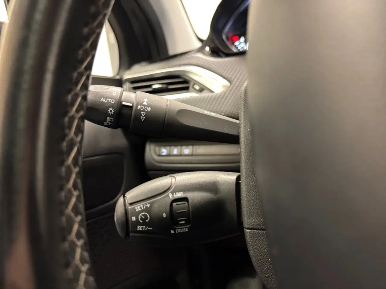 Billede 13 - Peugeot 208 1,6 BlueHDi 100 Allure Sky