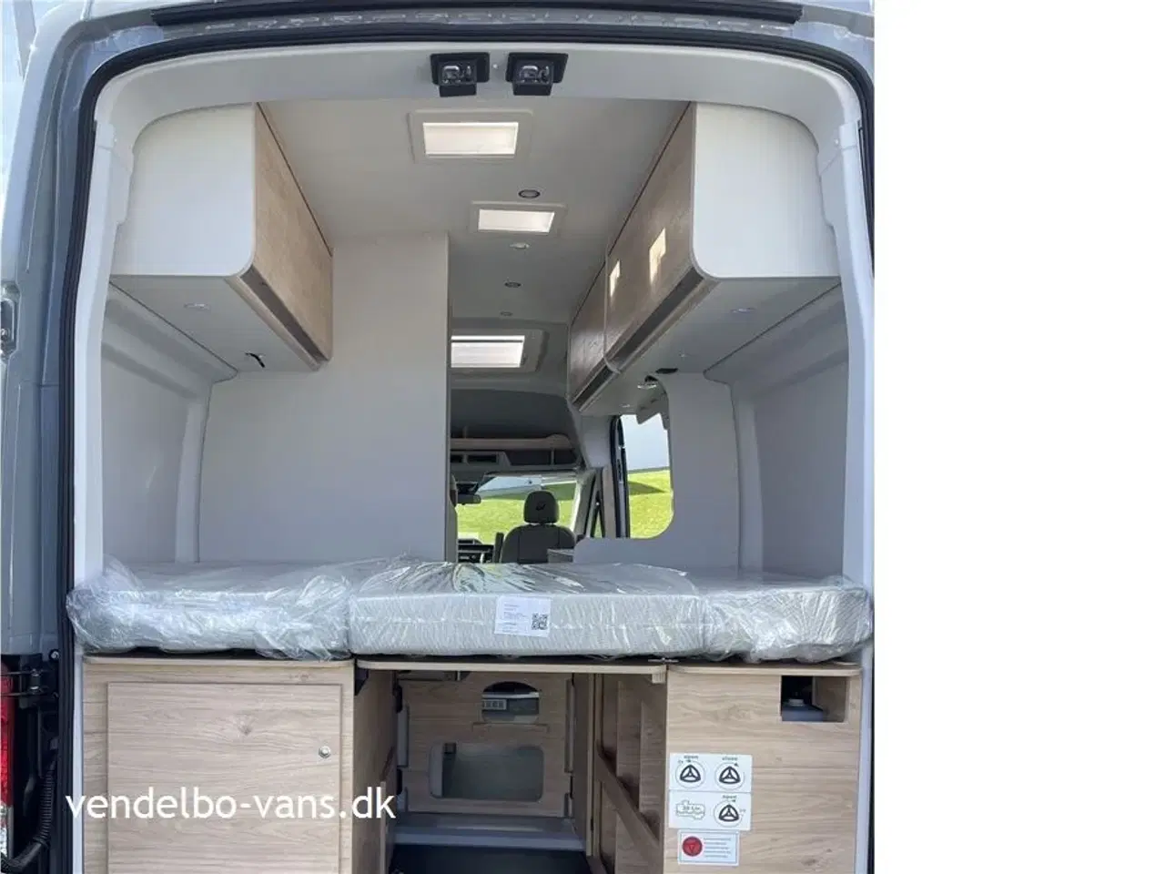 Billede 9 - 2024 - Dethleffs Globetrail CVD 590 DK   Dethleffs korte Camper Van - Globetrail Classic markerer begyndersegmentet med høj kvalitet