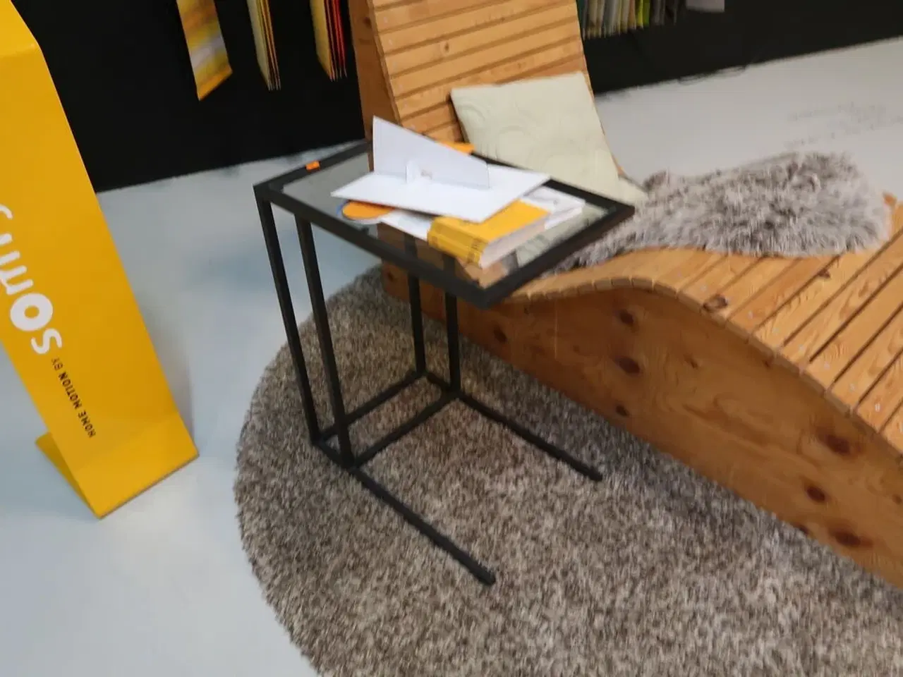 Billede 2 - Sofabord samt tæppe