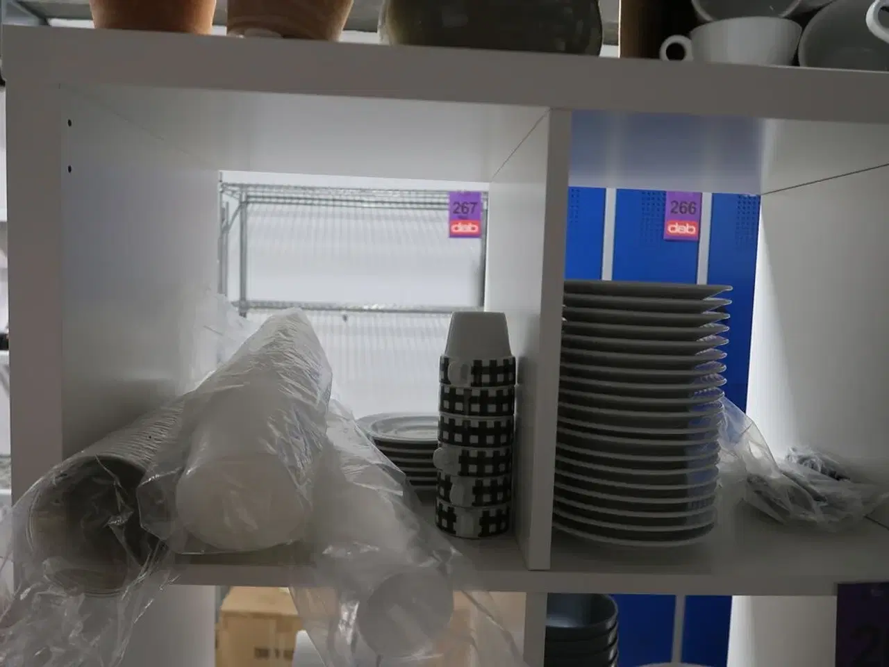 Billede 4 - Parti tallerkner, kopper, kander mm.