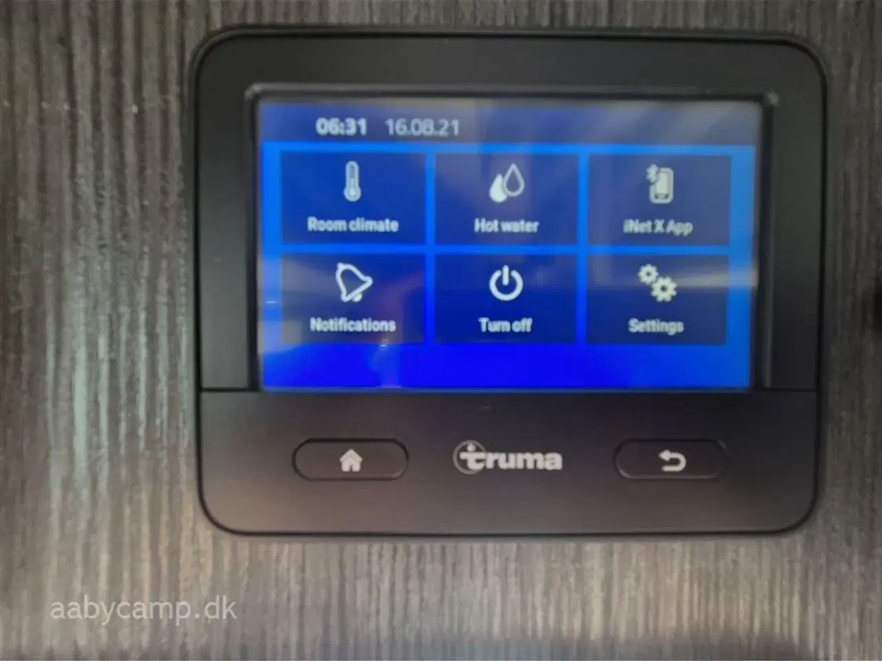 Billede 24 - 2024 - Benimar Mileo 268   NK Pakke. Automatgear. solceller. markise. 200 Ah Lithium Batteri. 2000w inverter. Maxfann. kun 16,000 km. den har fået en omgang ceramic coating så den er nem at holde.