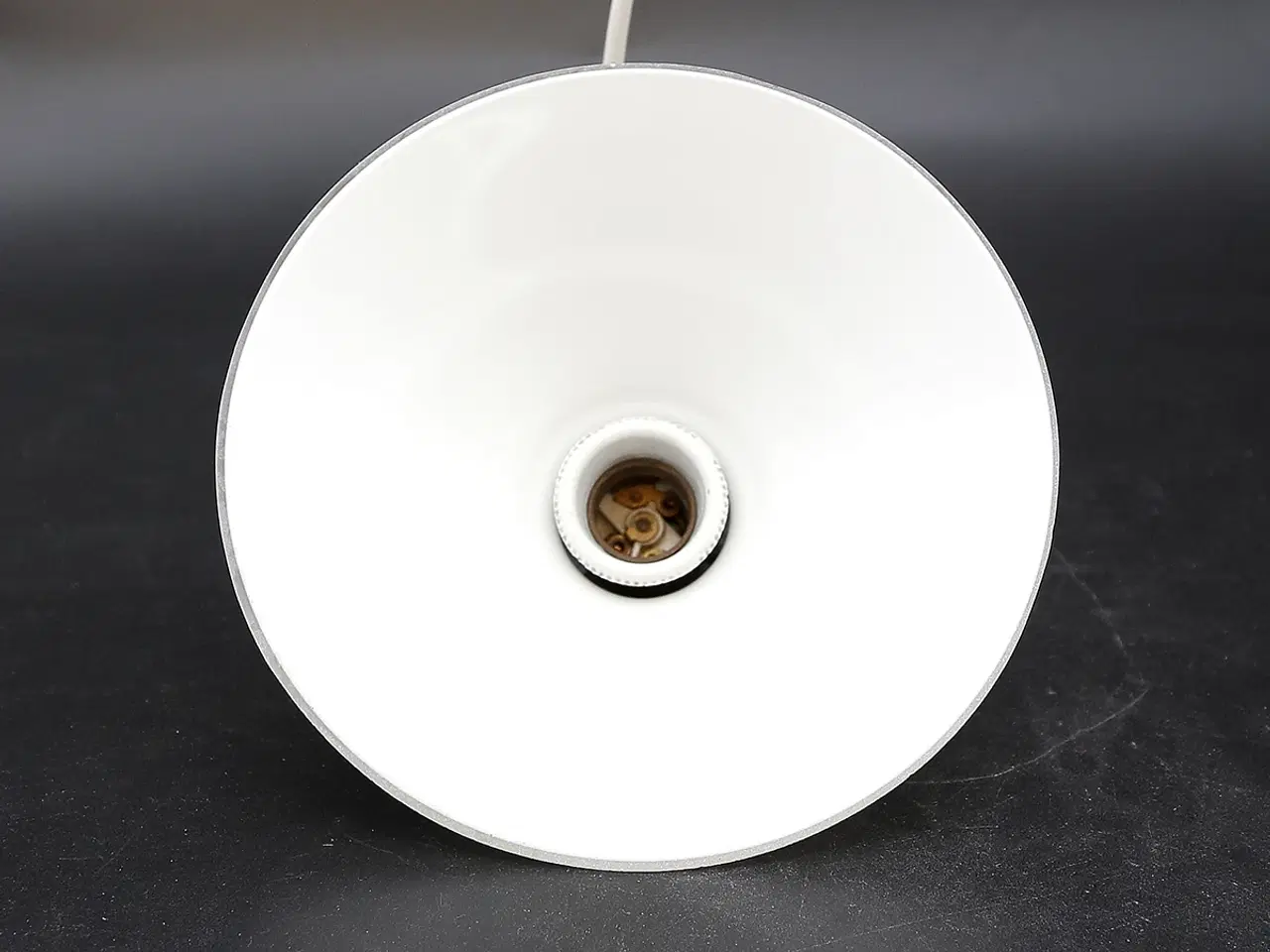 Billede 7 - Dansk skomagerlampe i opalglas fra 1940–50’erne