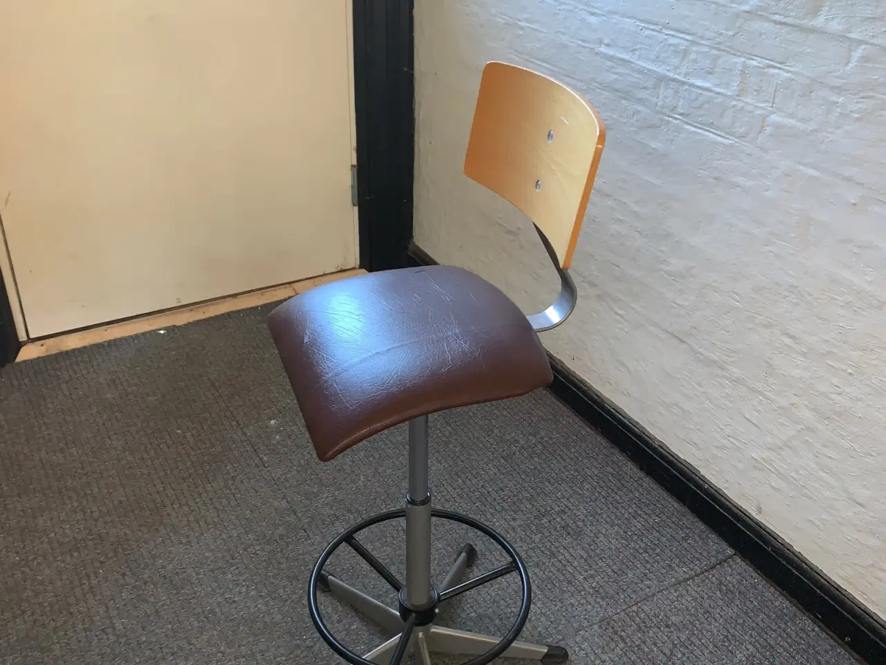 Billede 2 - Kontorstol / Skolestol / Børnestol, polstret