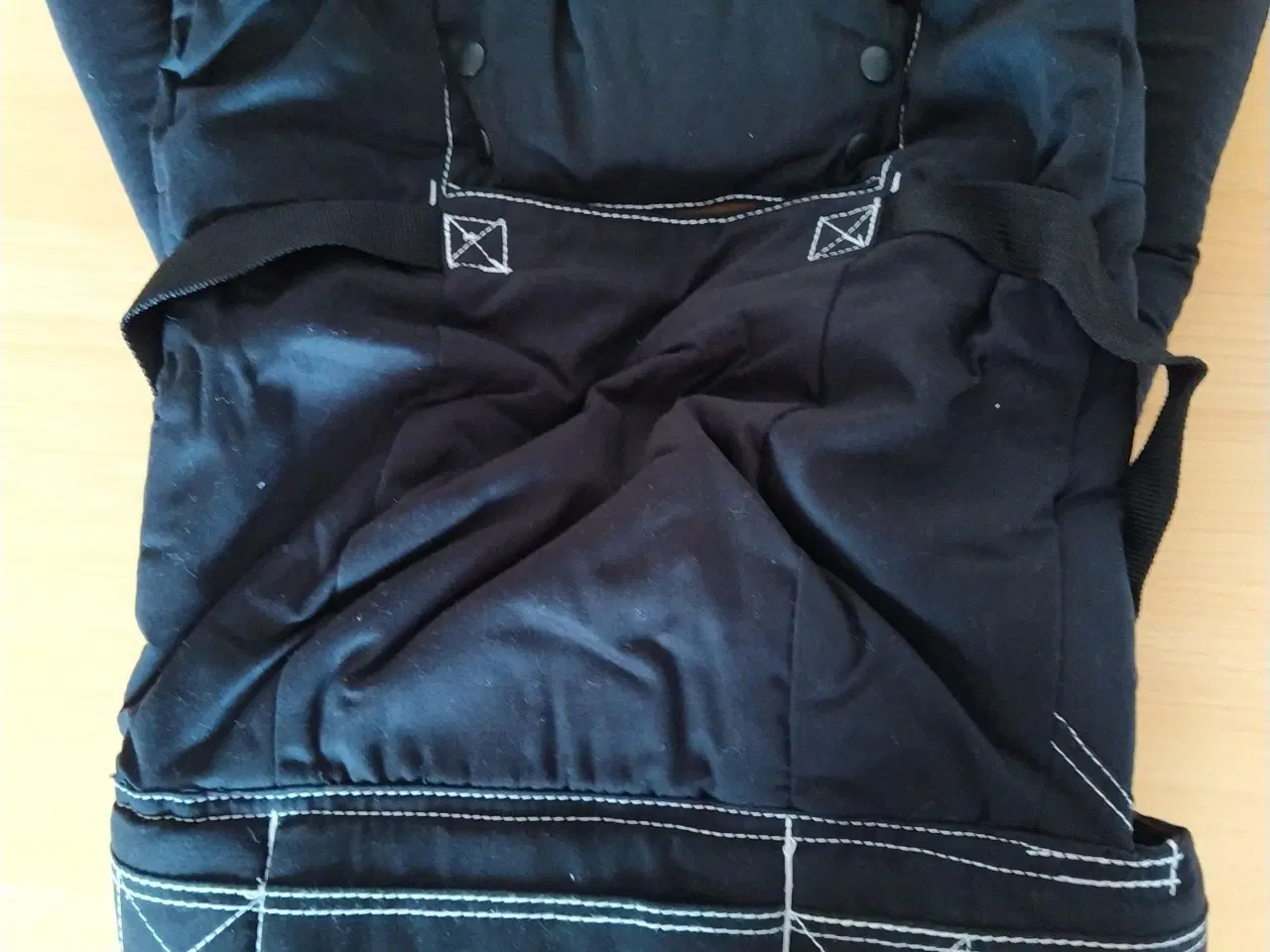 Billede 2 - ERGObaby bæresele, 7-18kg, sort