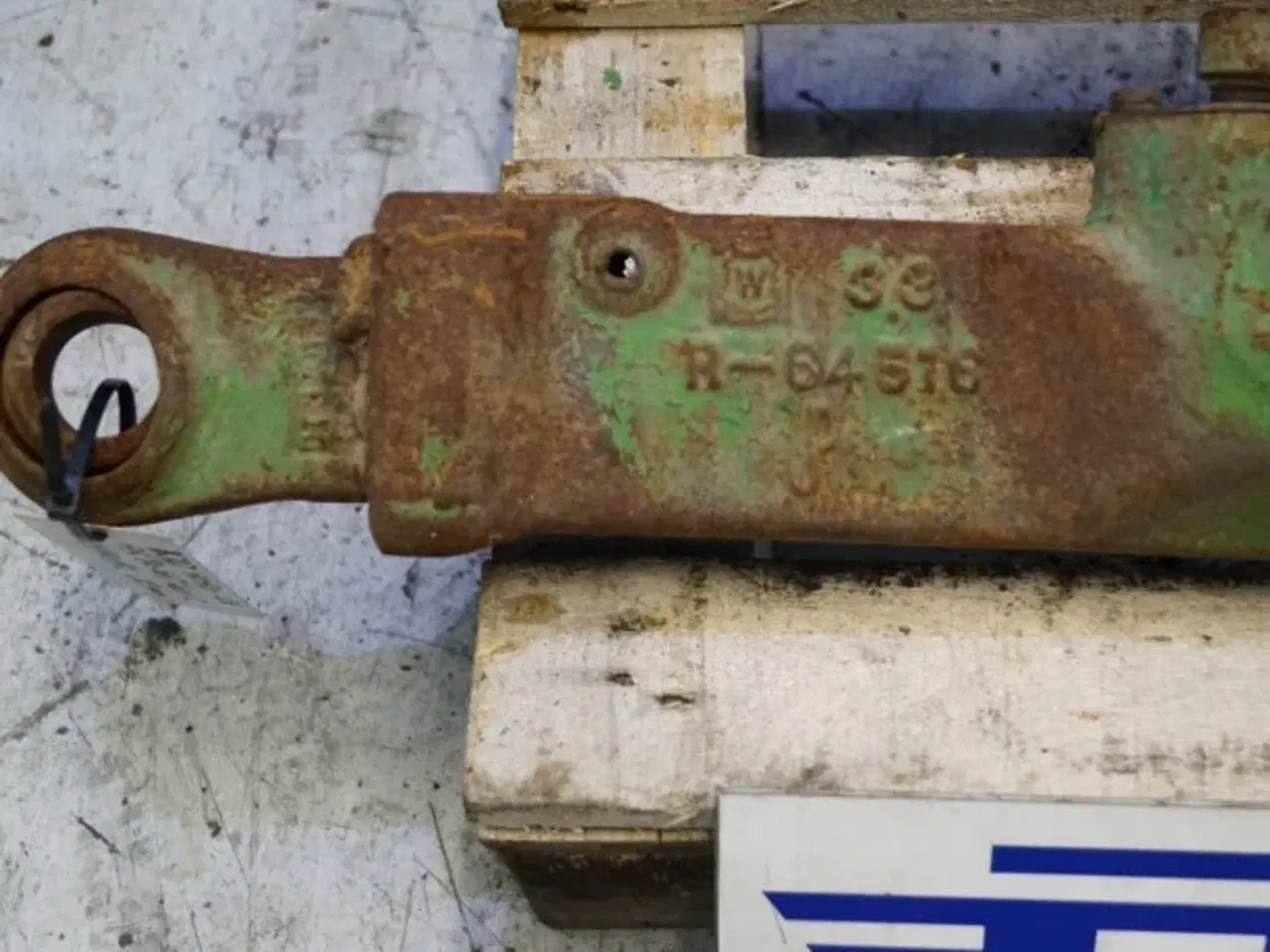 Billede 6 - John Deere 4040 R.H. liftarm AR80666