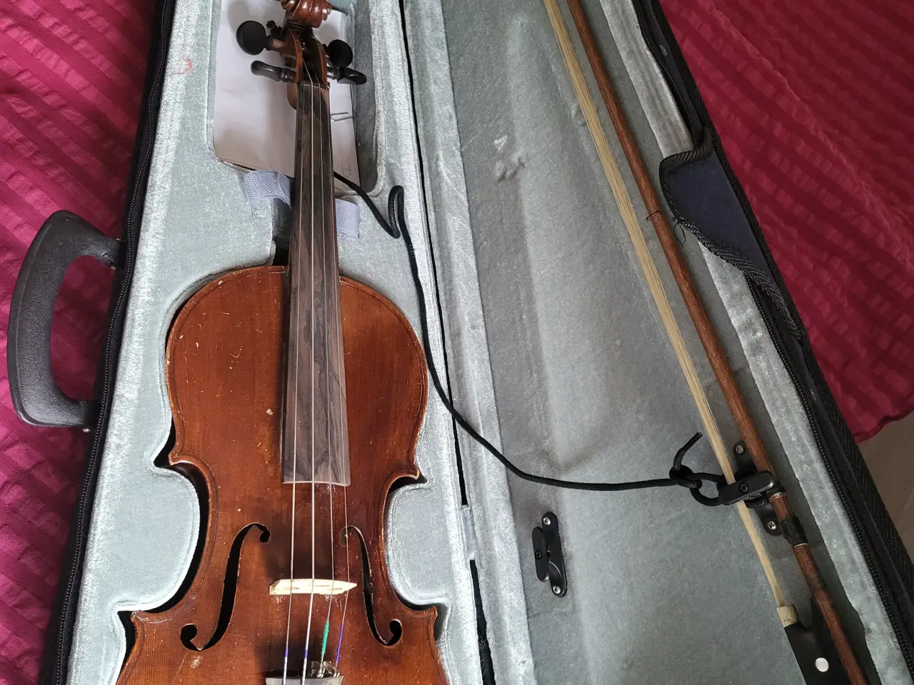 Billede 1 - 4/4 Violin sælges
