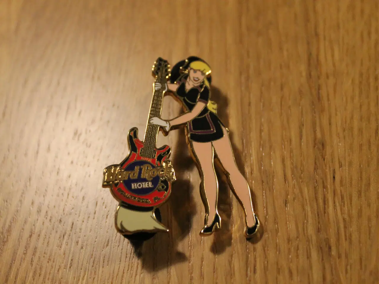 Billede 2 - Hard Rock Cafe pins