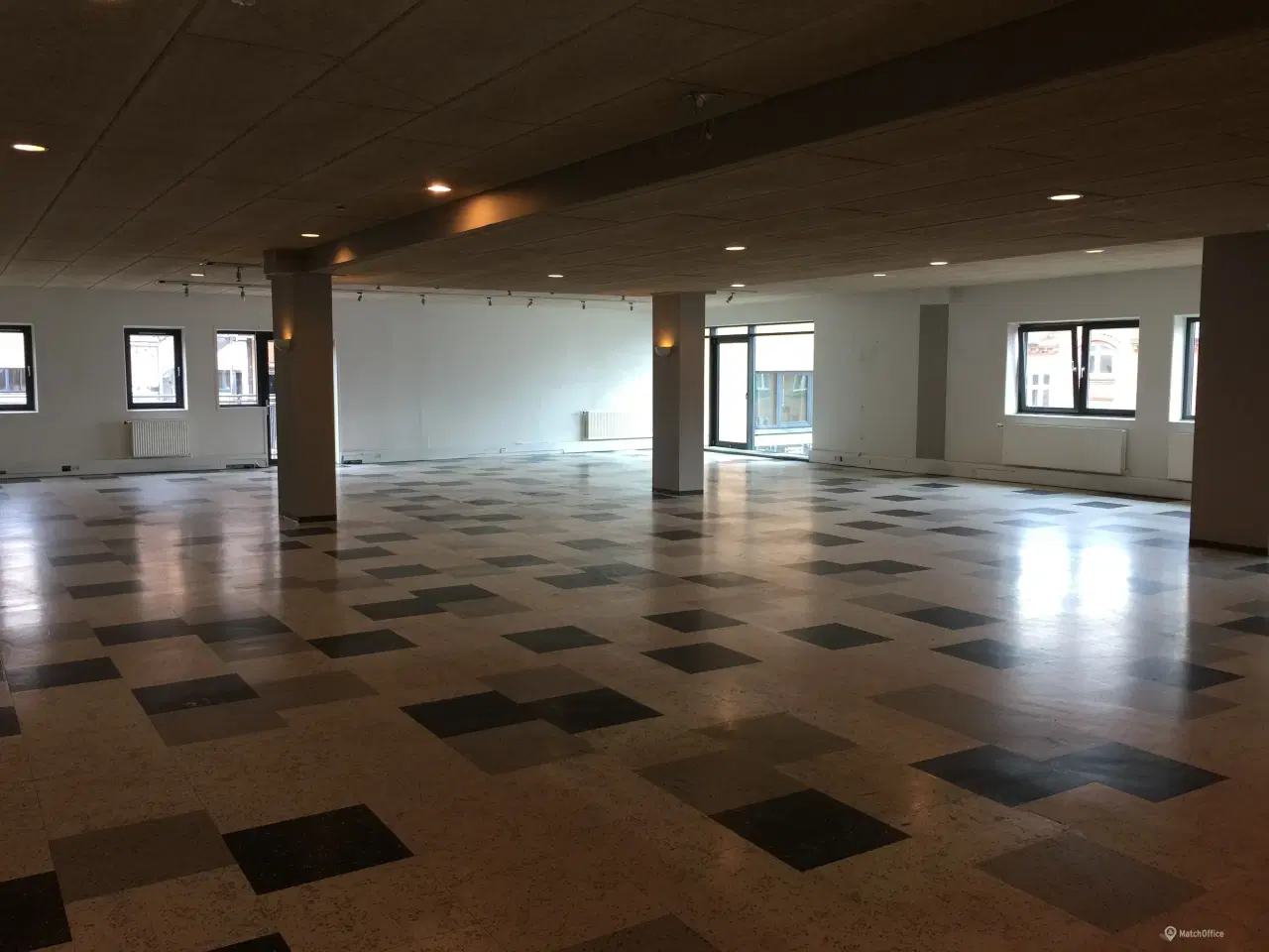 Billede 1 - Lækkert kontorlokale på 420 m2