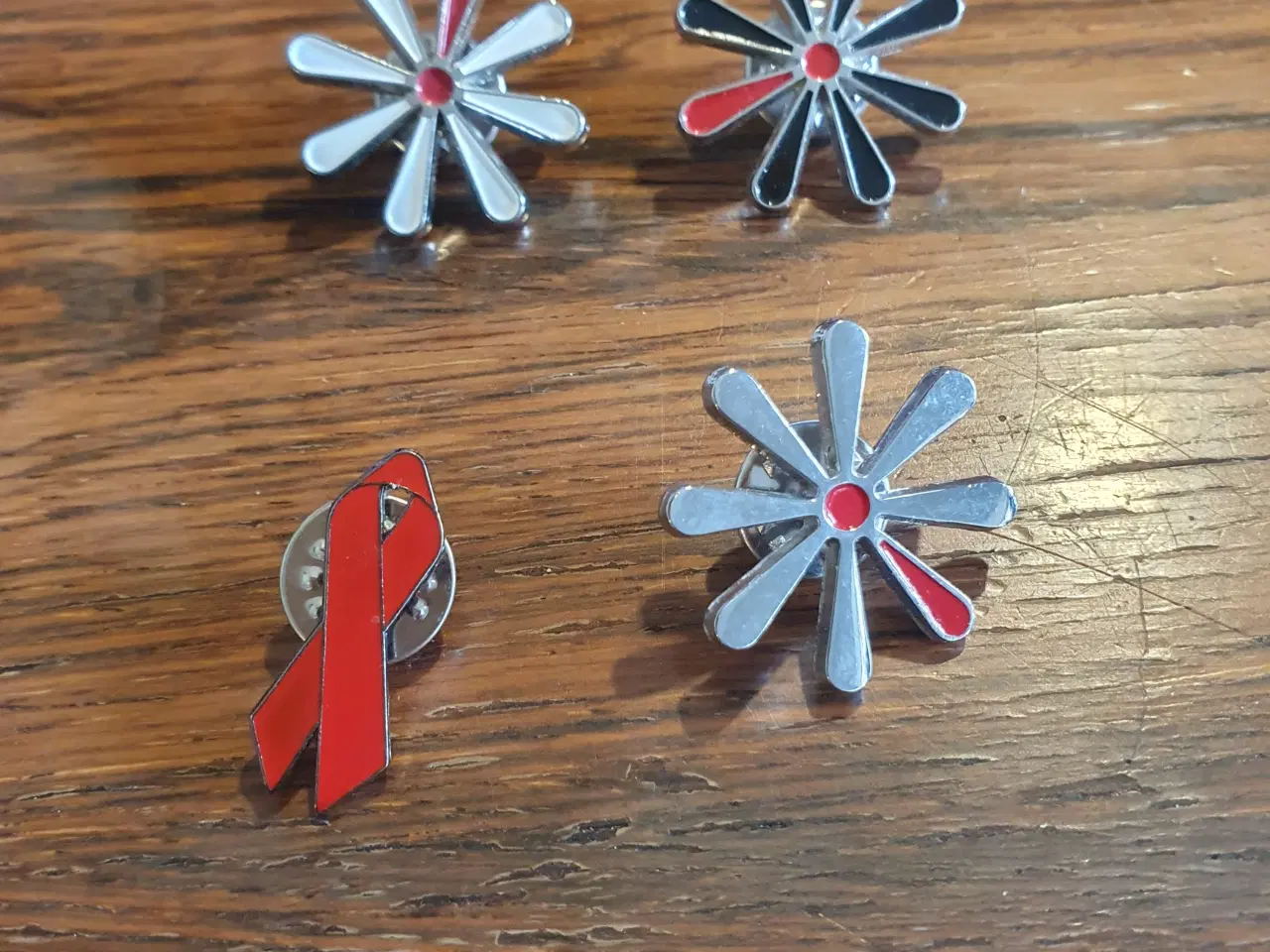 Billede 1 - Knæk cancer pin 