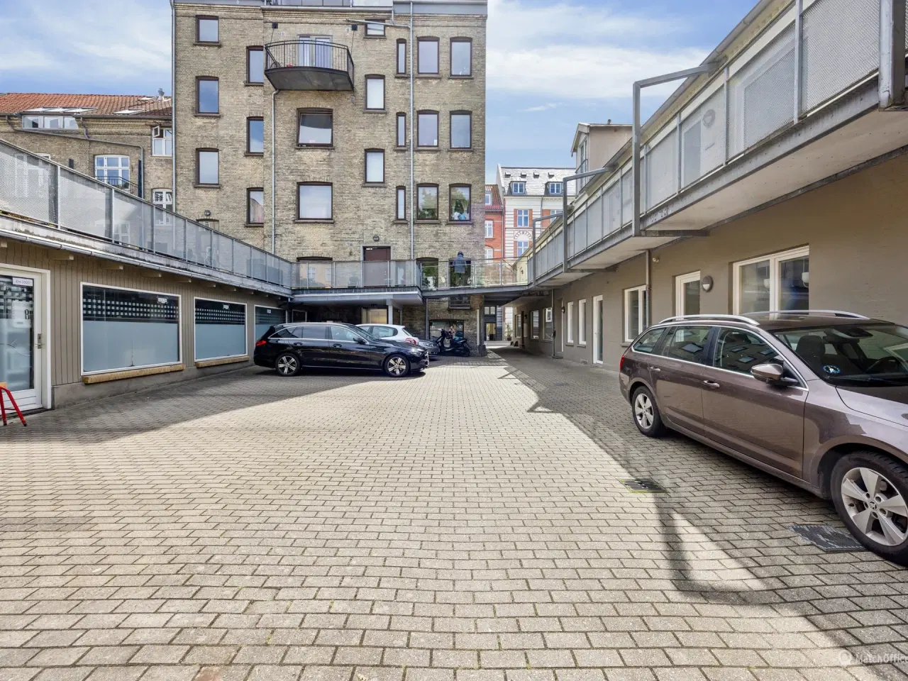 Billede 14 - Centralt beliggende erhvervs lokaler. til mange formål. Tilpasses efter ønske