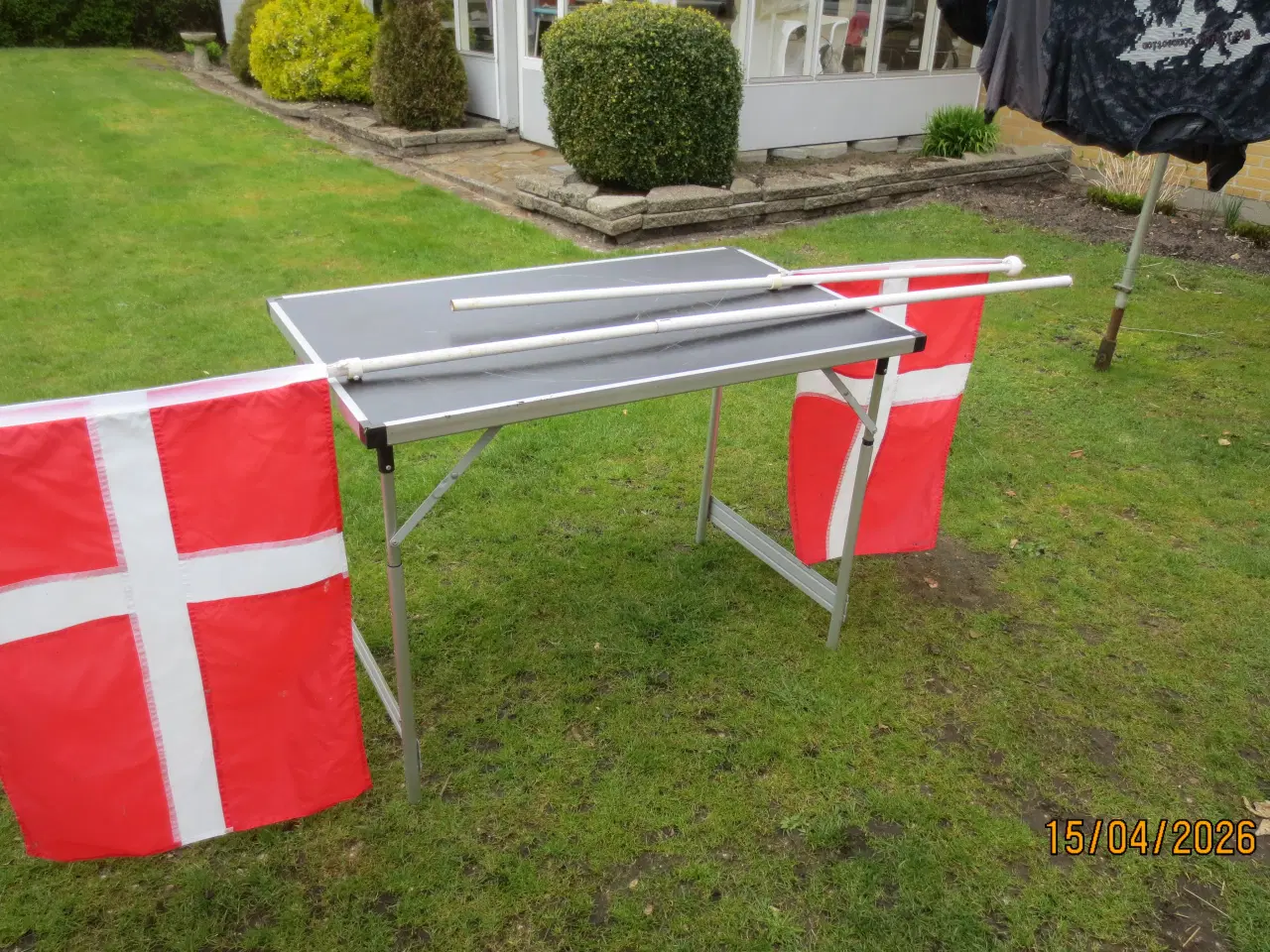 Billede 1 - 2 stk Dannebrog flag