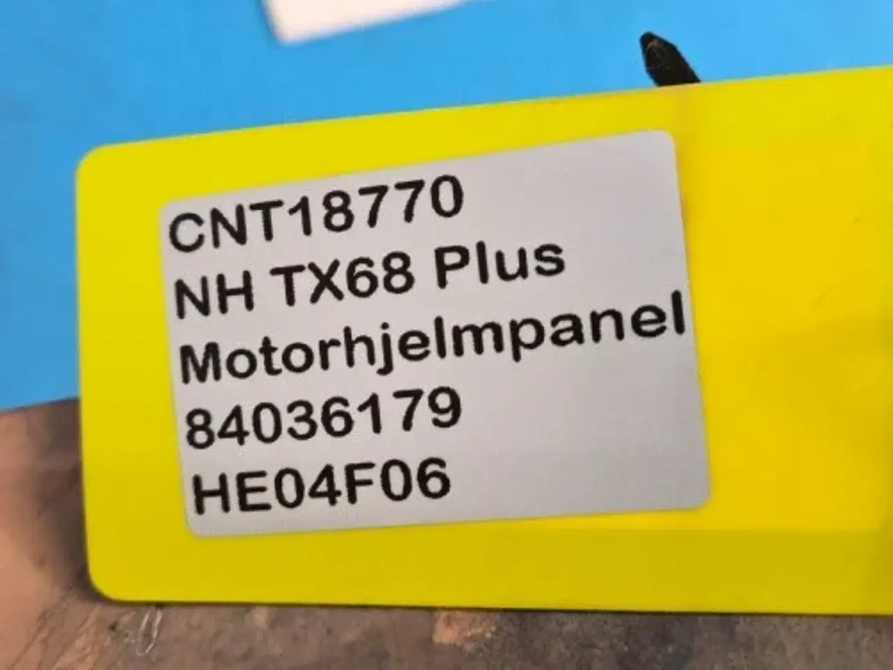 Billede 14 - New Holland TX68 Motorhjelmpanel 84036179