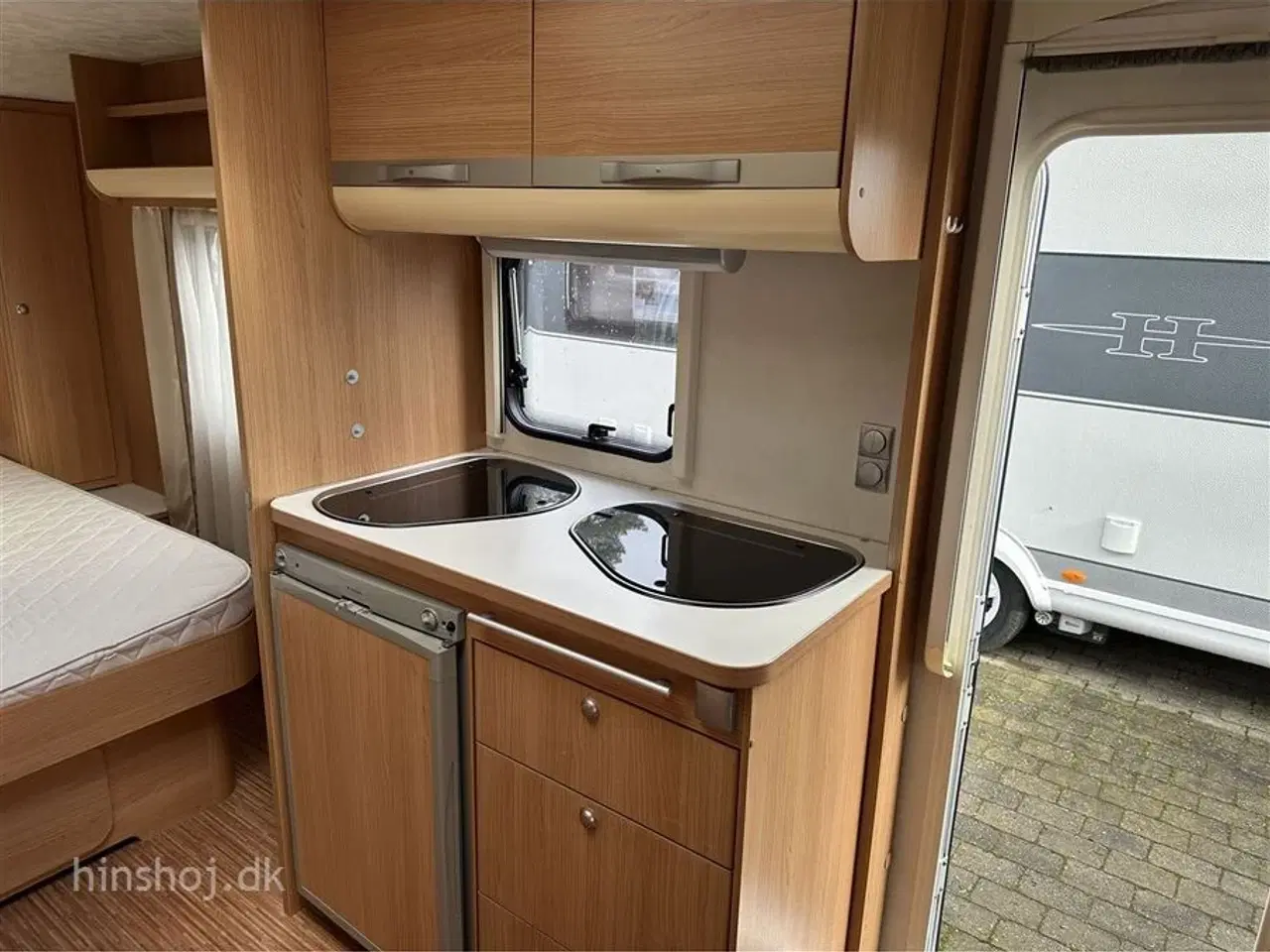 Billede 4 - 2009 - Adria Adora 563 PU   &amp;amp;amp;amp;apos;Vogn med fritstående dobbeltseng fra Hinshøj Caravan