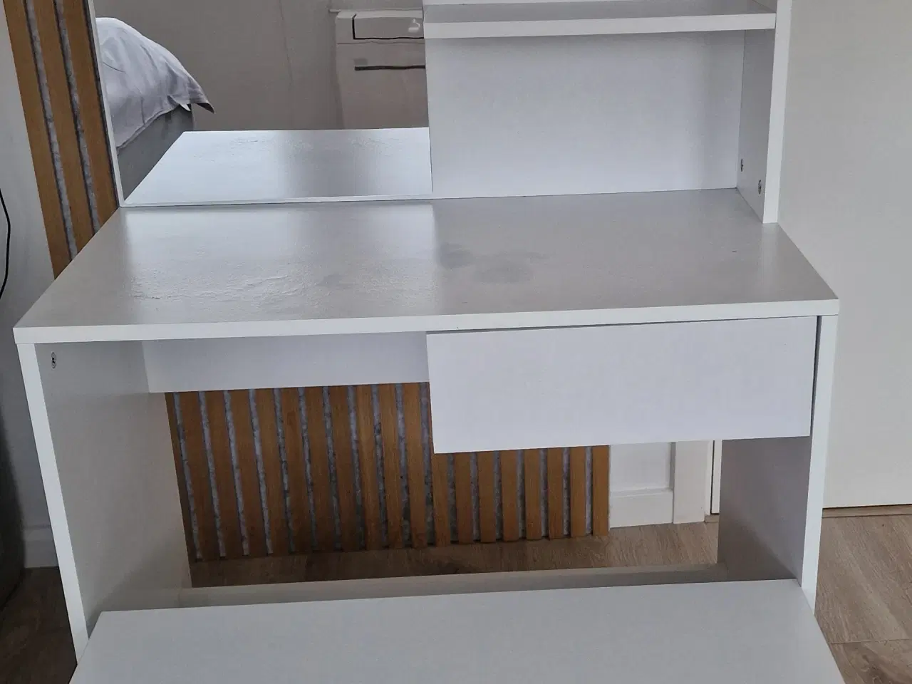 Billede 1 - Makeup bord med bænk