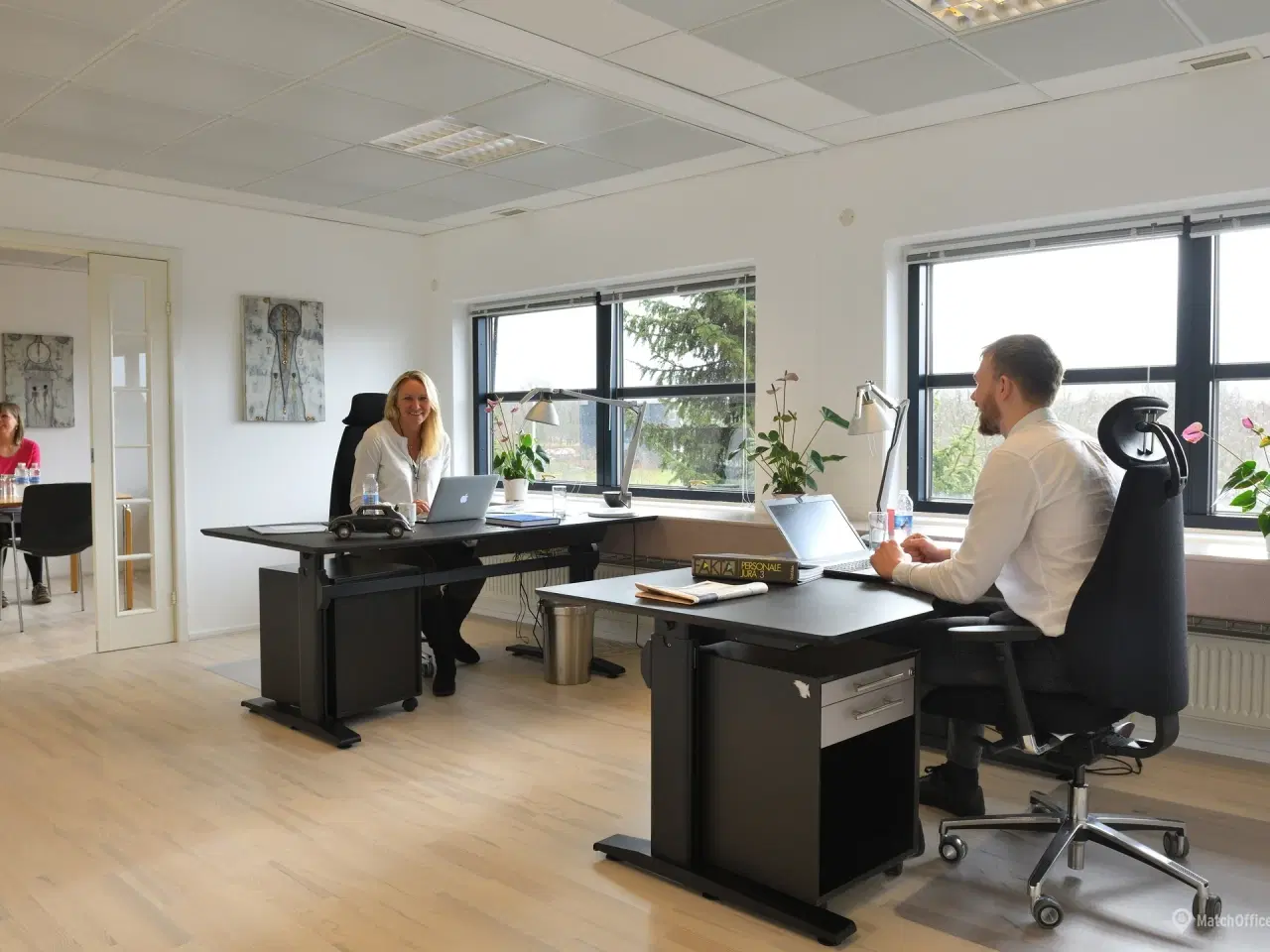 Billede 2 - Flerbrugerejendom m. kantine. reception og gratis parkering