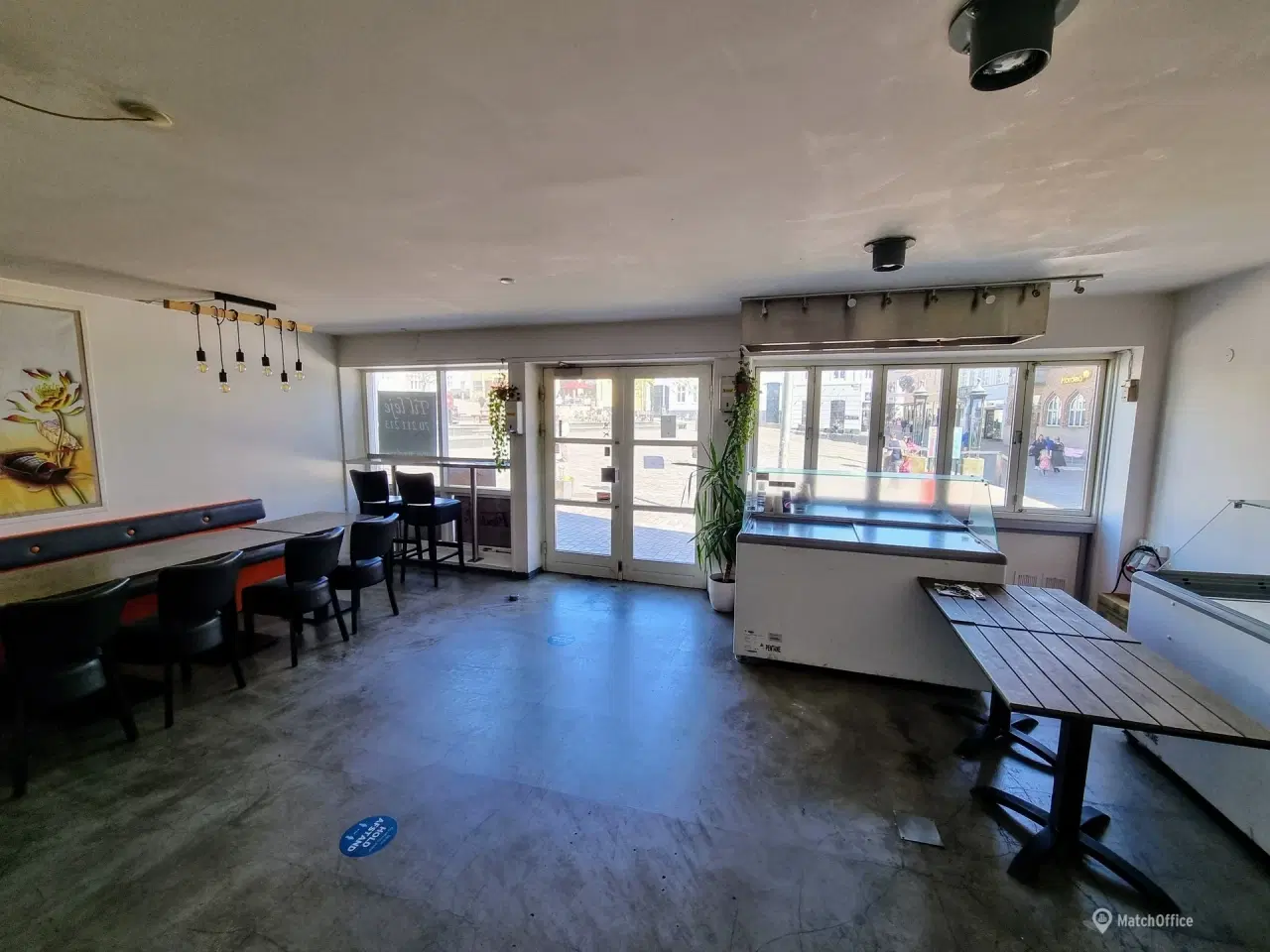 Billede 4 - Butik til grillbar. vaffelbod. iskiosk eller.... - i alt ca. 86 kvm