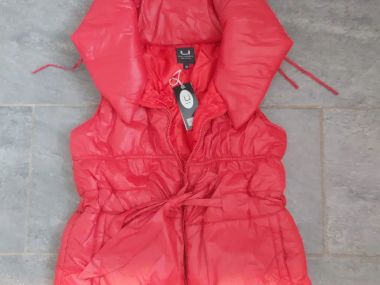 Billede 7 - Super fed vest ultra let og lækker