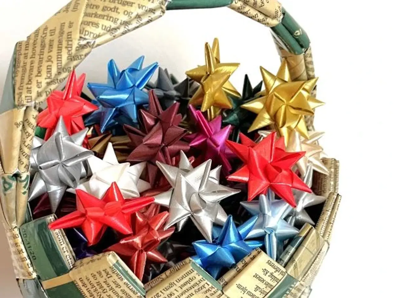 Billede 6 - Flettede stjerner - af genbrugs-gavebånd