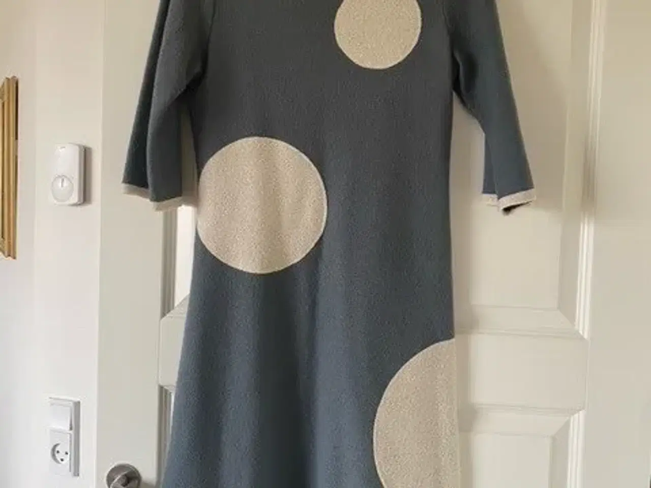 Billede 1 - Unik Isaksen Design kjole
