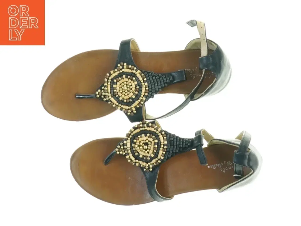 Billede 2 - Sorte sandaler med perledetaljer (str. 39)