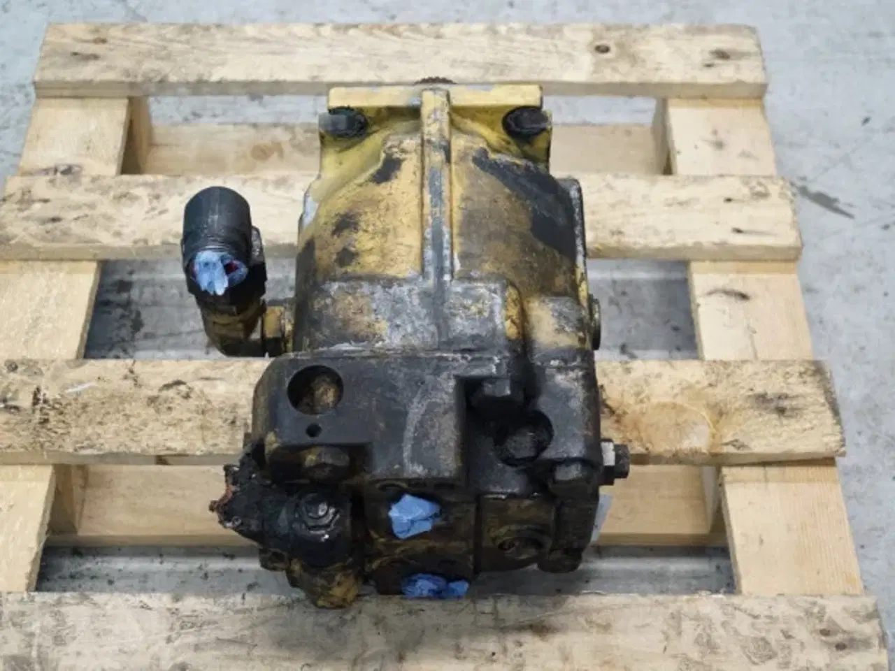 Billede 2 - New Holland TX68 Hydrostatmotor 89508952