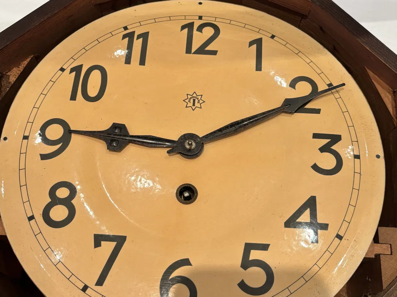 Billede 2 - Vægur rundt