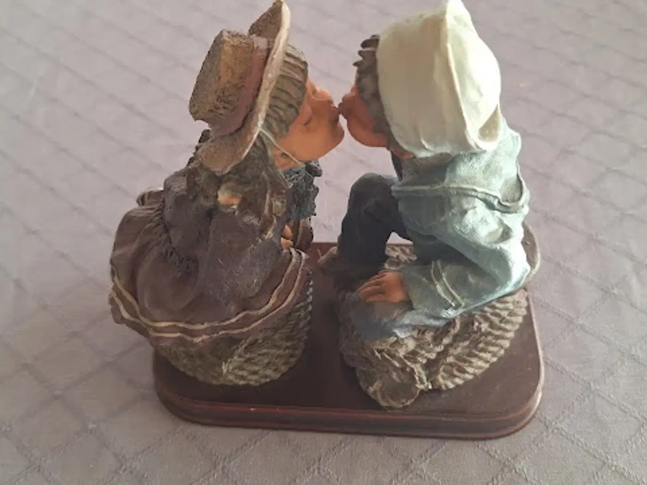 Billede 2 - Sødt Kyssende Meerchi figur - Sendes gerne