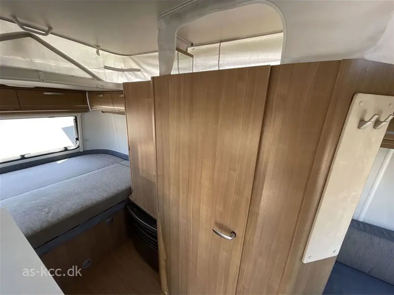 Billede 8 - 2014 - Hymer Touring 430 GT   Hymer Touring Triton 430 GT årgang 2014 3 sovepladser, 2 siddepladser, Mover, Cykelholder, Solsejl. 2 fl. 6 kg gas tomme, Reservehjul.