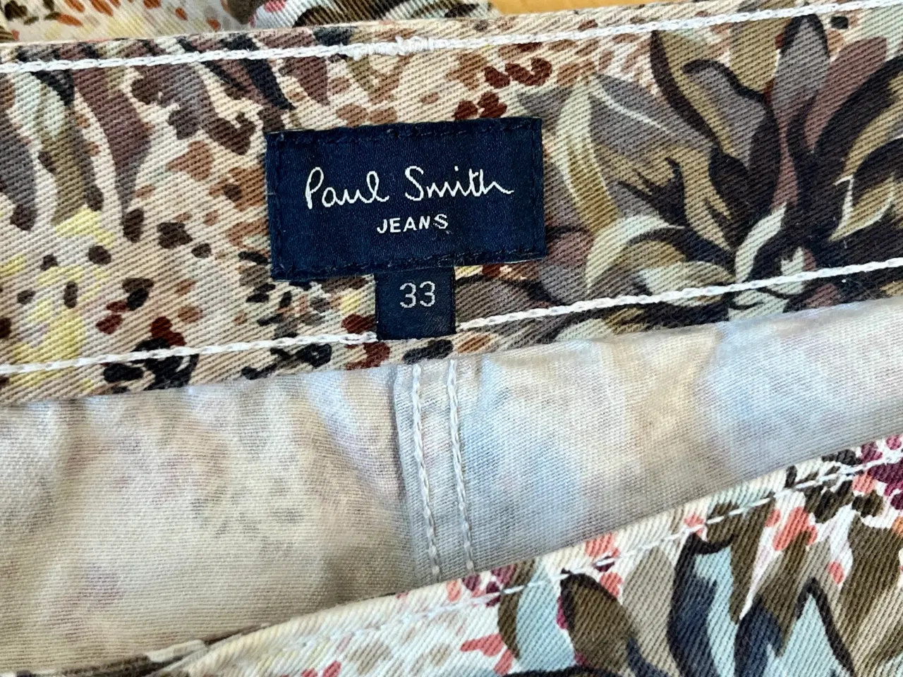 Billede 5 - Superflotte mønstrede shorts med knaplukning / 33