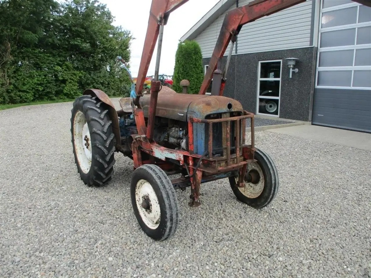 Billede 14 - Fordson Major Billig diesel Traktor med frontlæsser