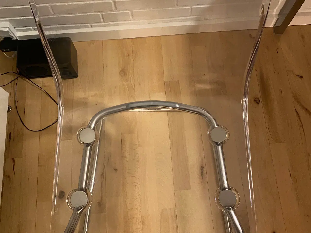Billede 1 - Spisebord + stole