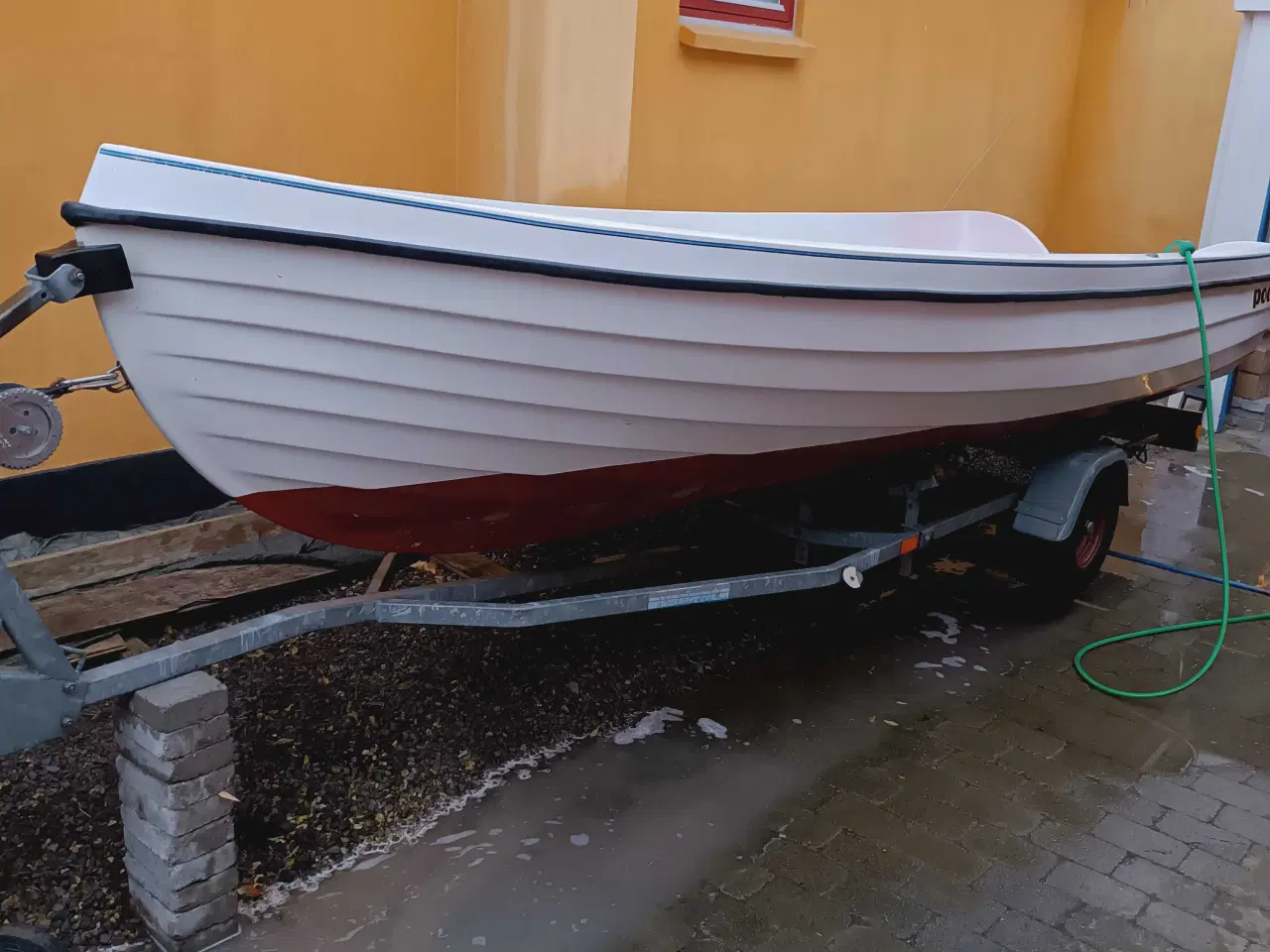 Billede 2 - Jolle med motor og trailer 