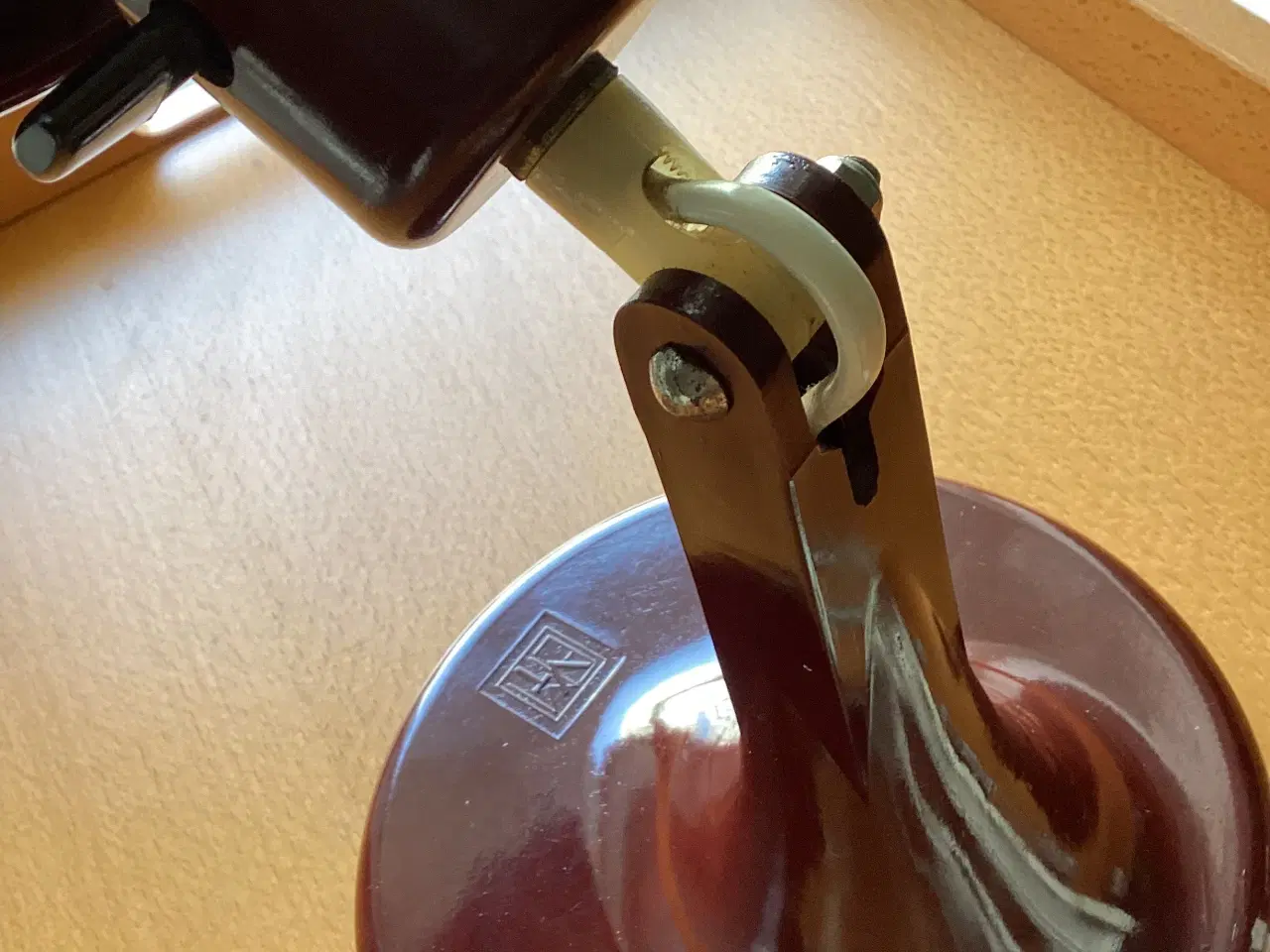 Billede 7 - Flot bakelit bordlampe 