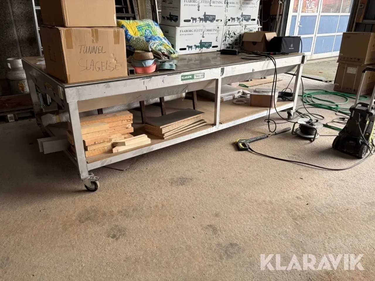 Billede 3 - Arbejdsbord på hjul uden indhold