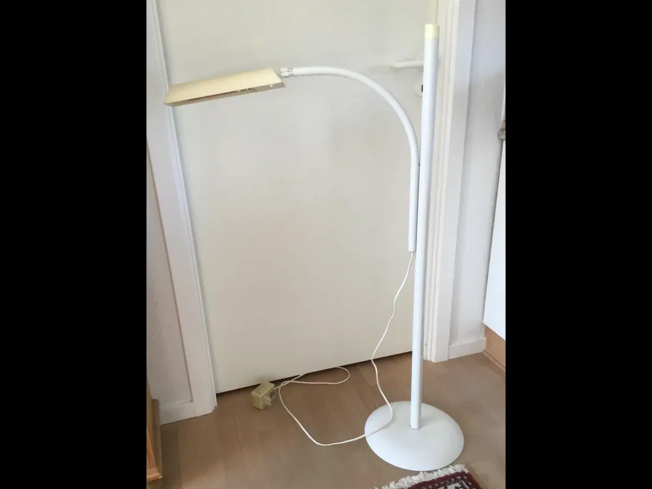 Billede 2 - Standerlampe, regulerbar i højden