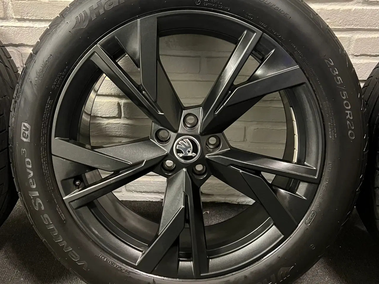 Billede 4 - Originale Skoda Enyaq fælge med sommerdæk
