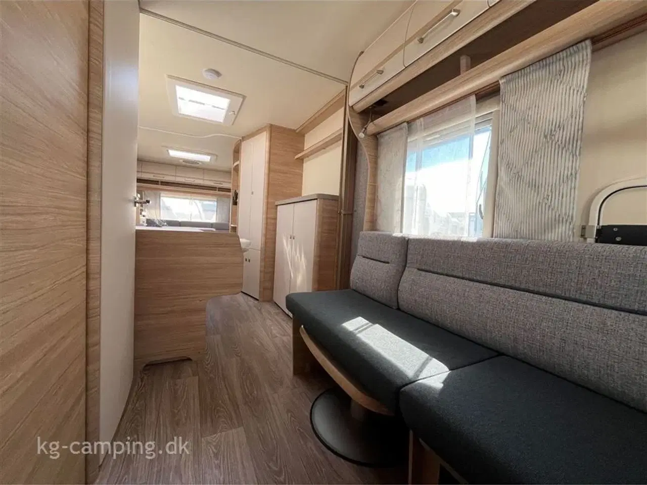 Billede 6 - 2021 - Fendt Bianco Activ 720 SKDW   utroligt velholdt vogn til den store børnefamilie. Få et godt tilbud på nyt telt til denne vogn.