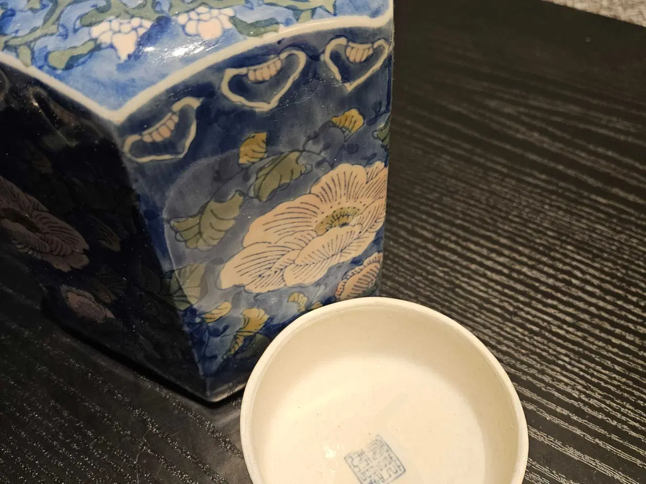 Billede 2 - Flot kinesisk Krukke med låg. 