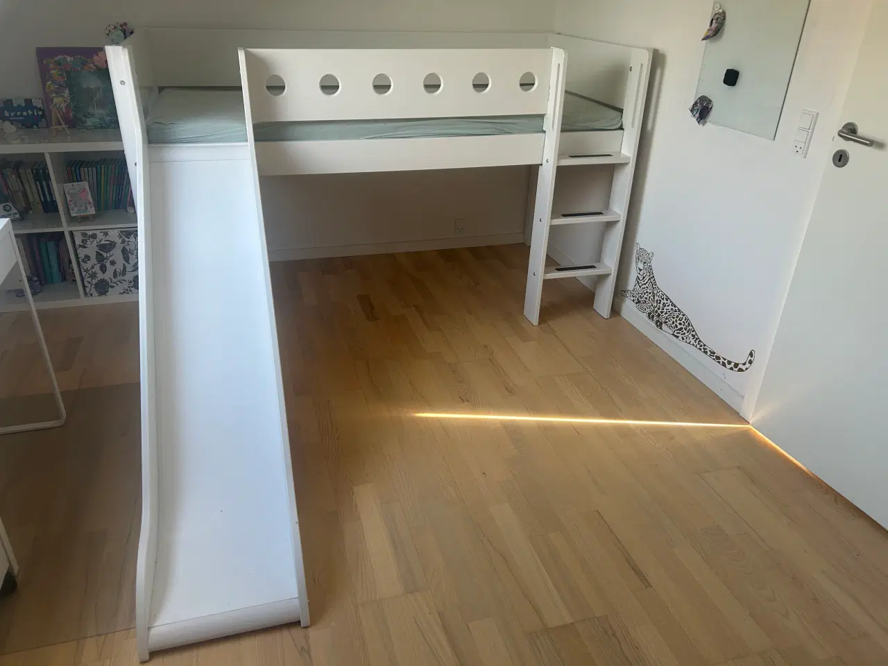 Billede 1 - Børneseng 90x200cm 120cm høj