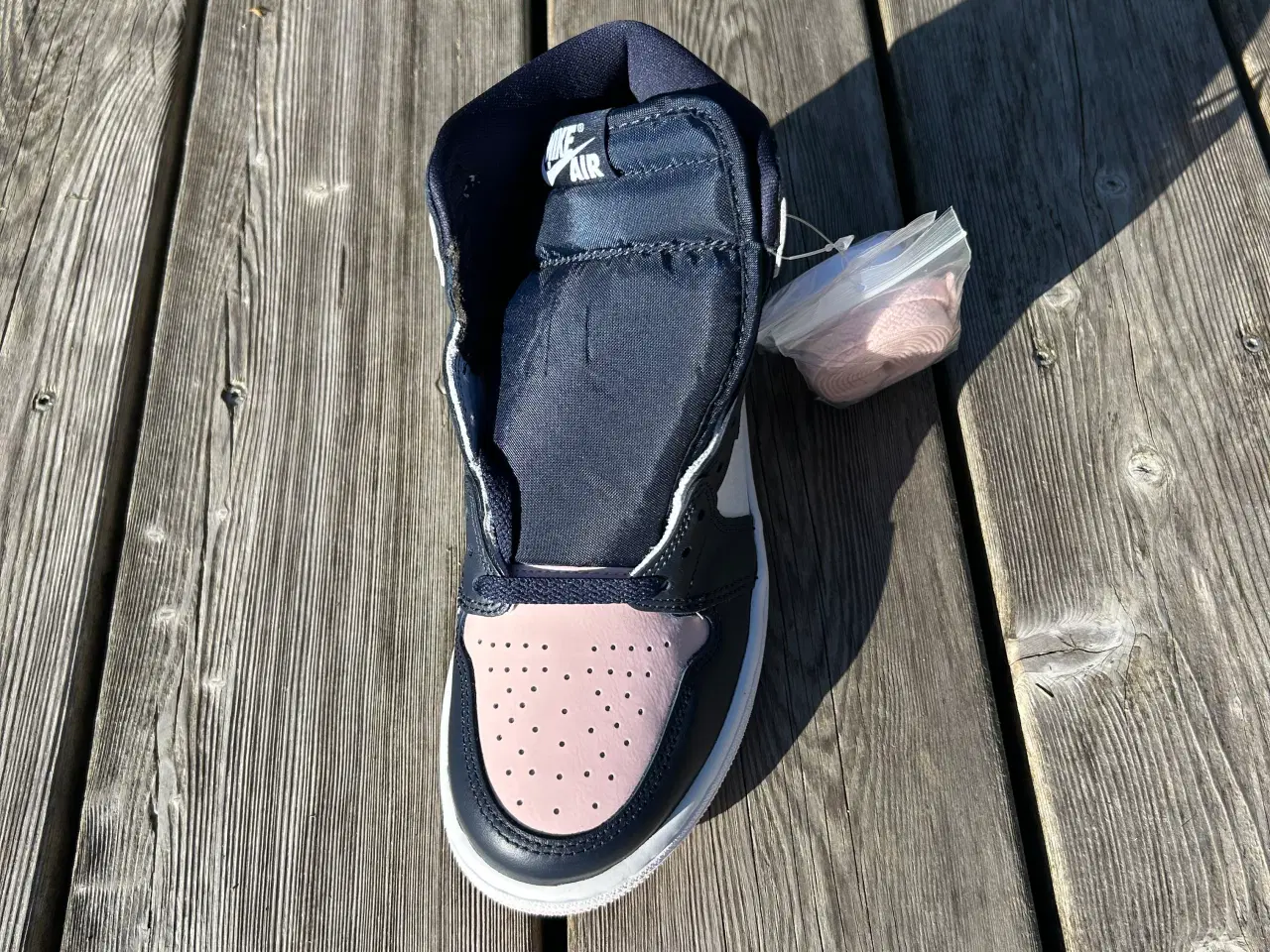 Billede 3 - Jordan 1 High “Atmosphere” (W) i str. 37.5