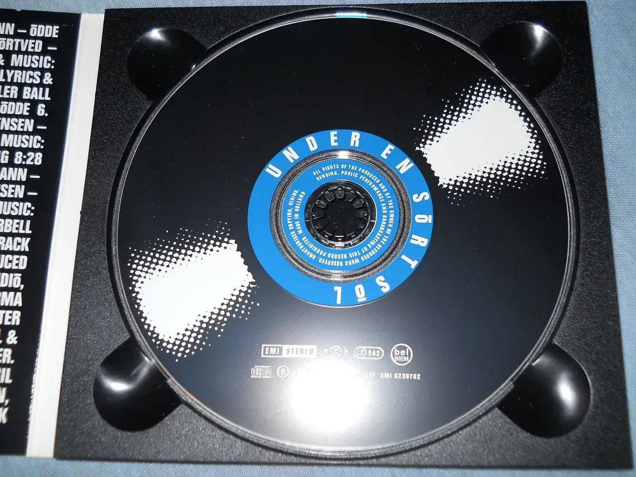 Billede 2 - CD under en sort sol