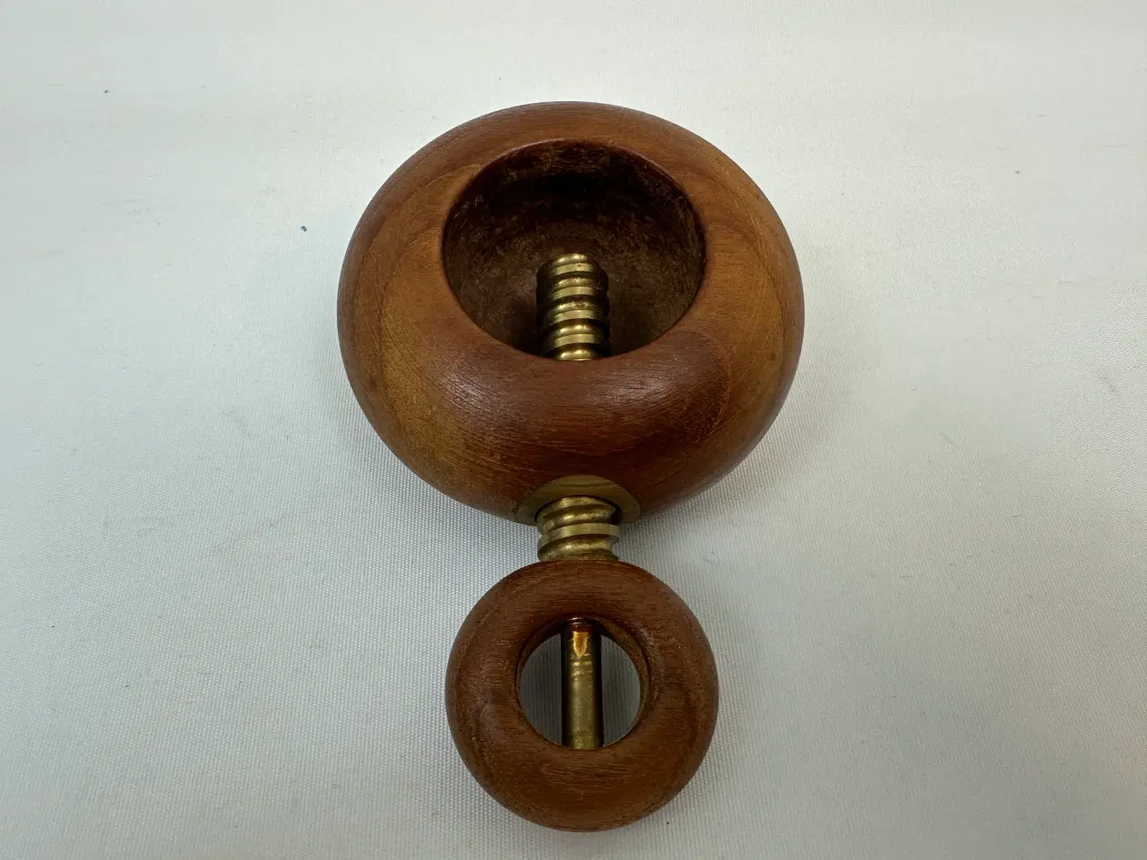 Billede 7 - Trip Trap nøddeknækker (teak/messing)