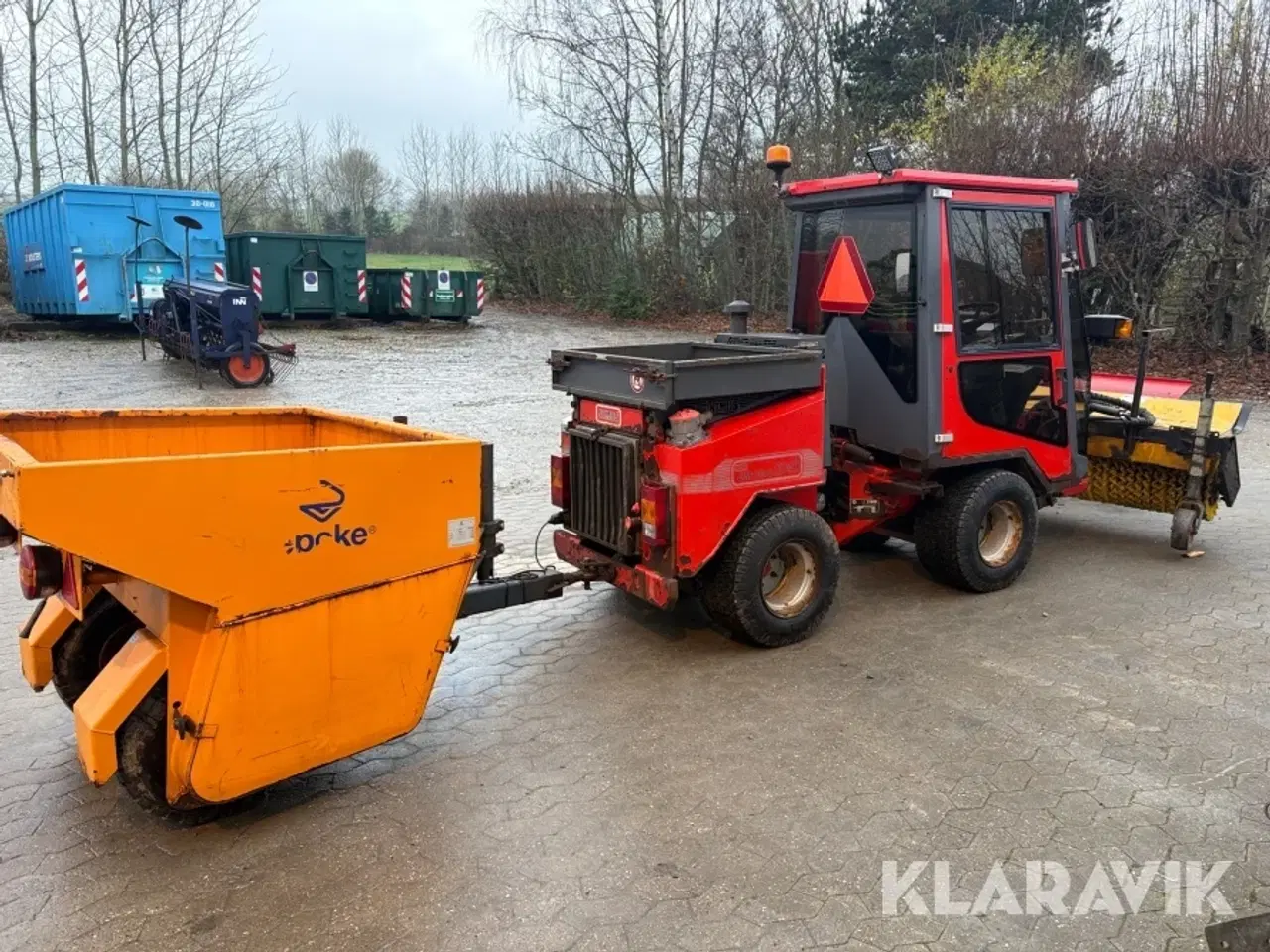 Billede 4 - Redskabsbærer Nimos Dm-trac 204 comfort med fejekost, saltspreder og sneblad