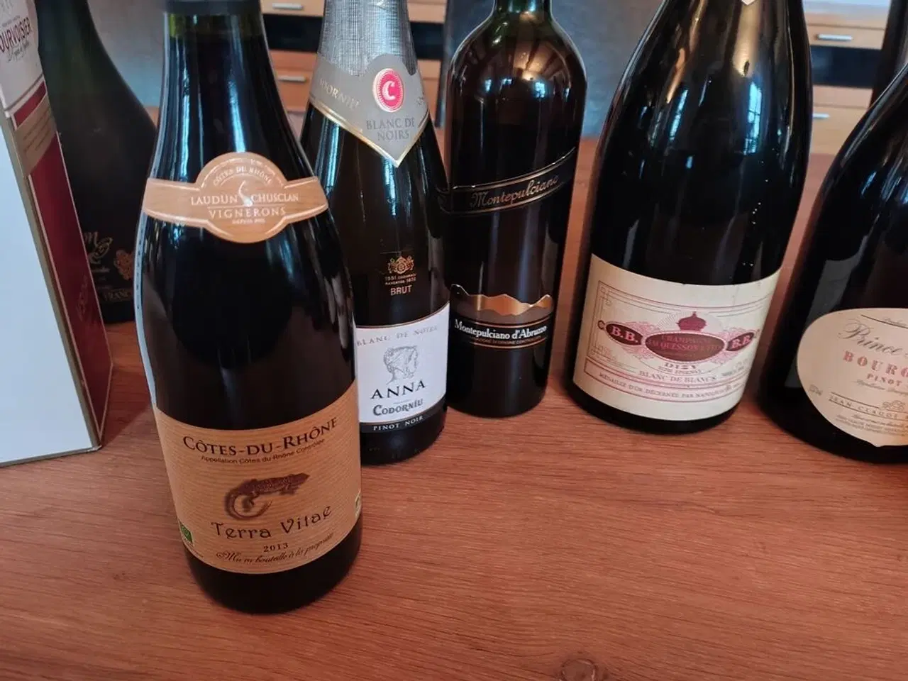 Billede 2 - 7 f. vin og champagne.