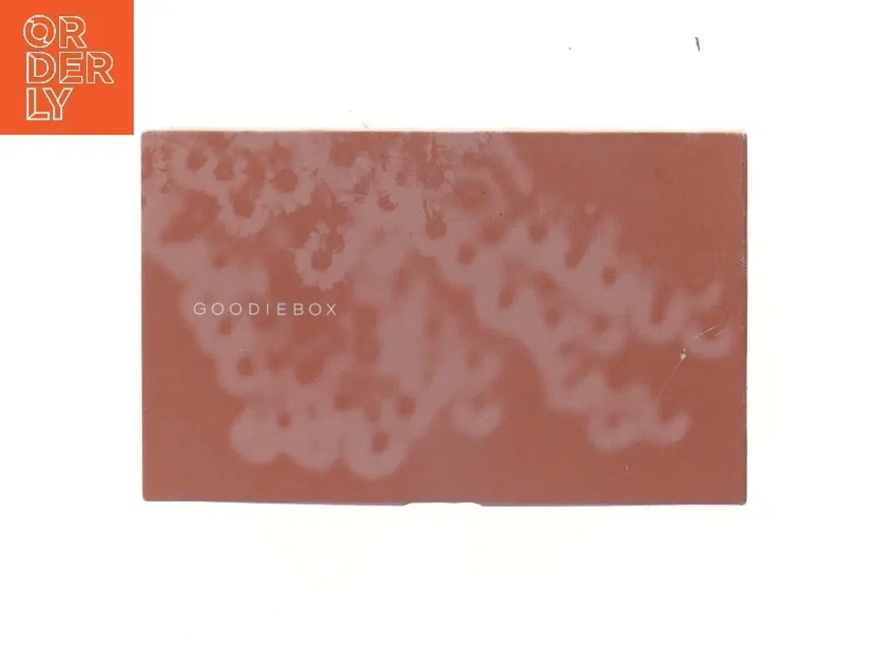 Billede 1 - Goodiebox med skønhedsprodukter (str. 24x14,5 cm)