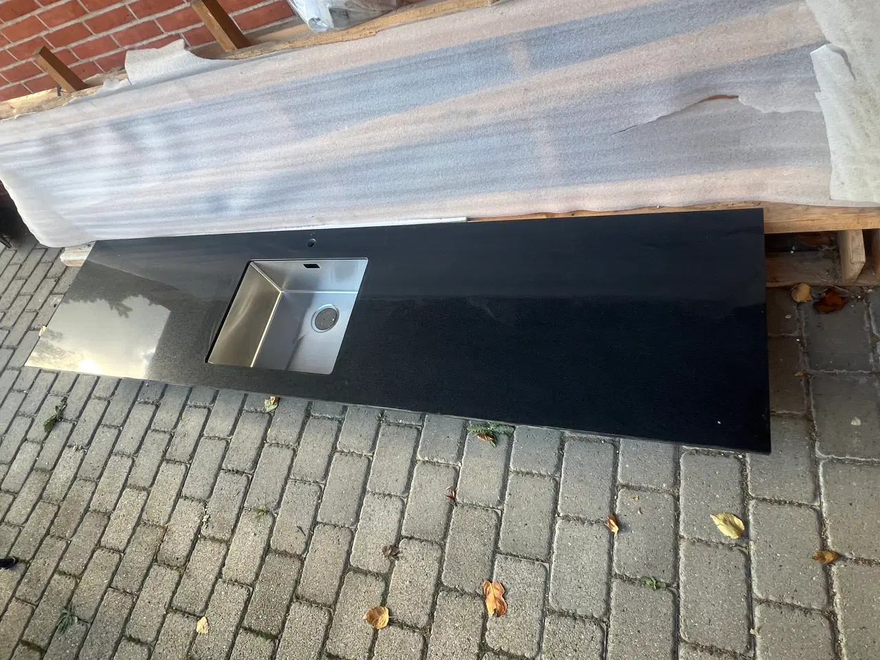 Billede 4 - Nu komposit bordeplade med integreret stålvask