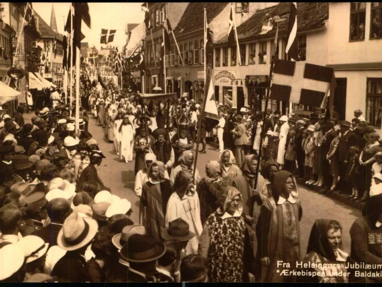 Billede 1 - Fra Helsingørs Jubilæum  "Ærkebispen under Baldakinen" - Chr. Olsen 3 - Ubrugt